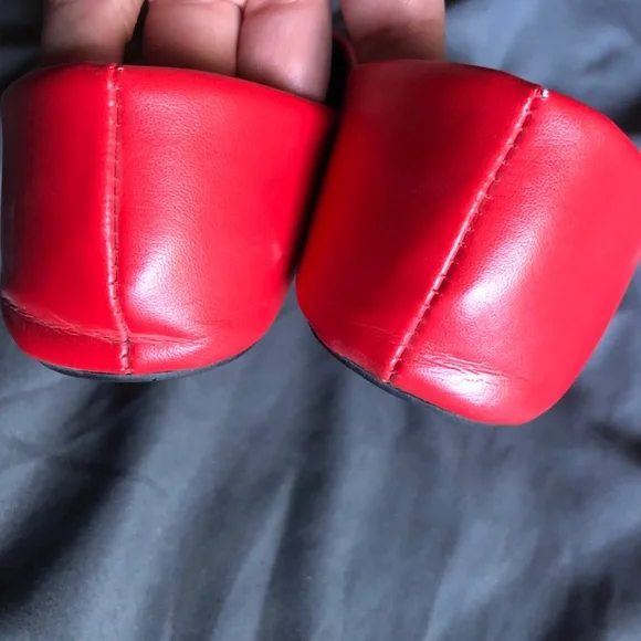 Red flats - Picture 3 of 3